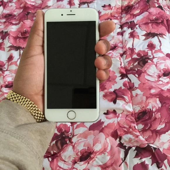 iPhone 6 - Picture 2 of 4